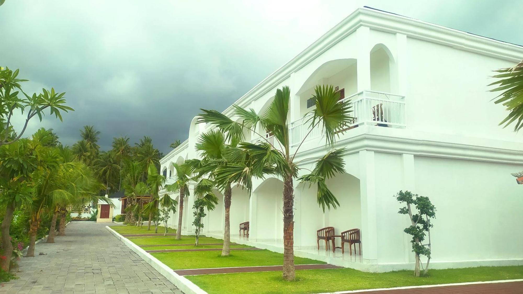 Hotel Puri Lovina Extérieur photo