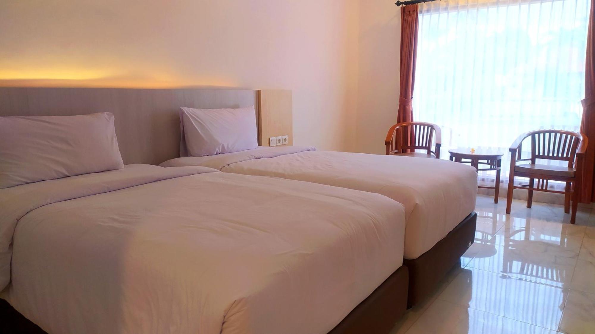Hotel Puri Lovina Extérieur photo