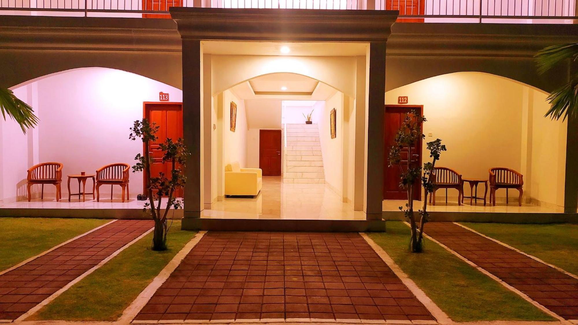 Hotel Puri Lovina Extérieur photo