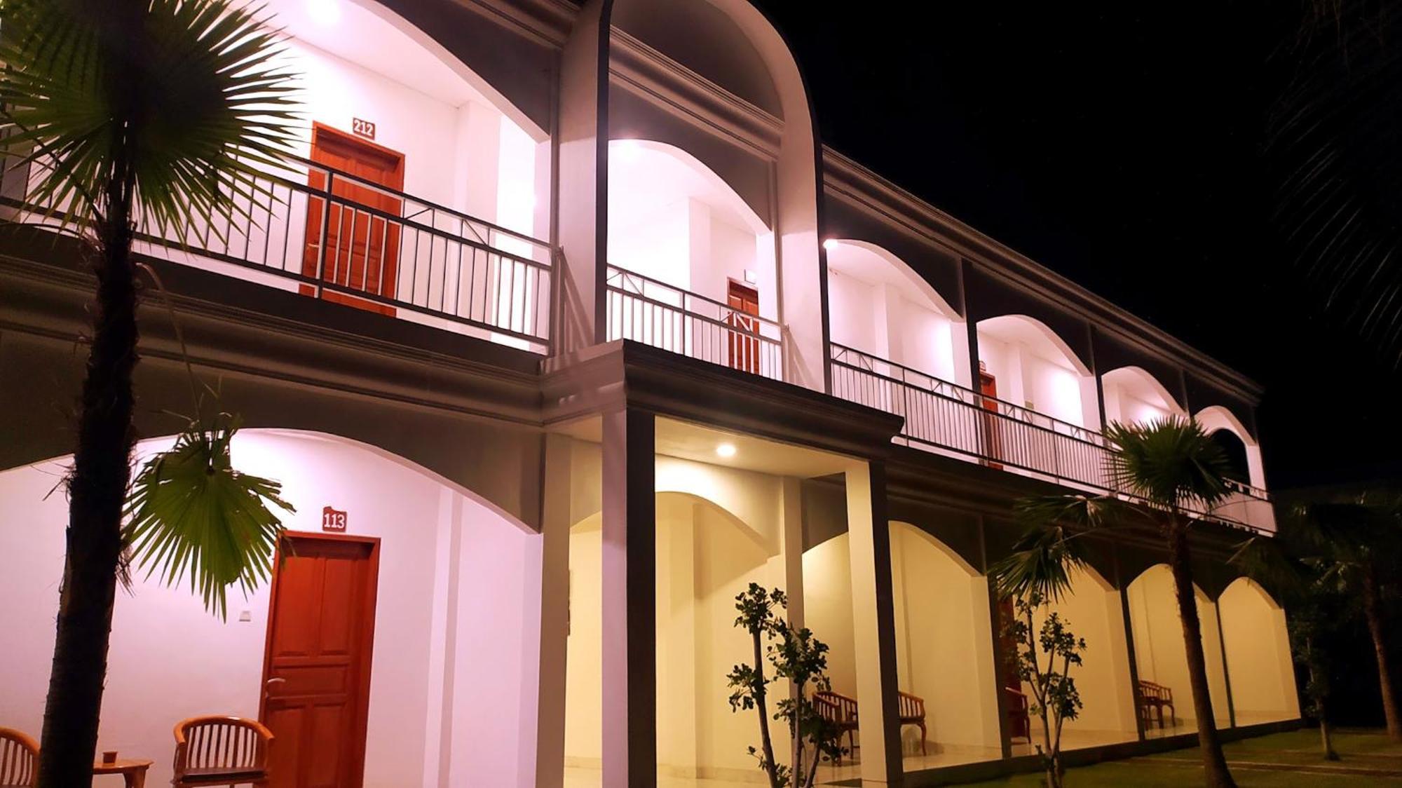 Hotel Puri Lovina Extérieur photo